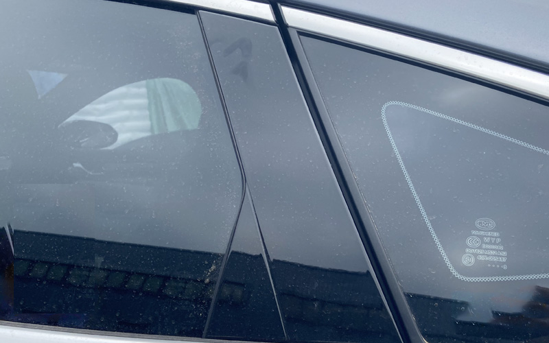 中新華美改性塑料：用高光黑PC材料點(diǎn)亮新能源汽車裝飾部件