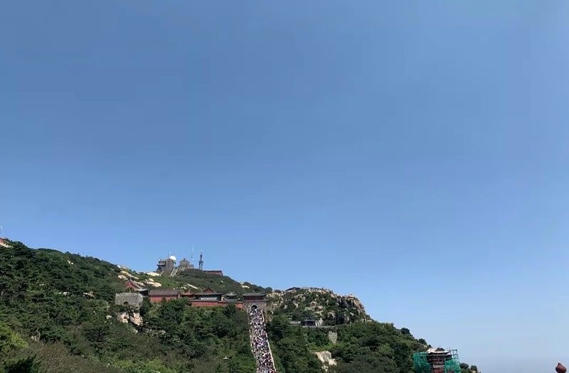 中新華美人向南天門進軍